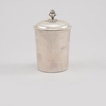 BÄGARE MED LOCK, silver, Gustaf Folcker, Stockholm, 1837. Vikt 200 gram.