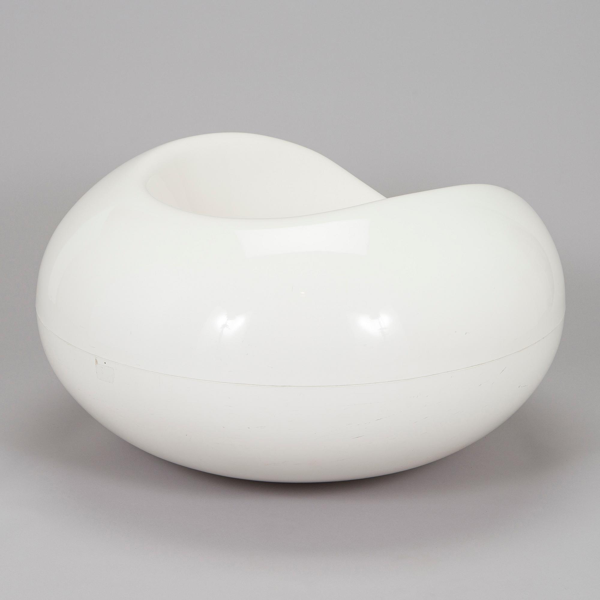 Eero Aarnio, nojatuoli, "Pastilli" Adelta.