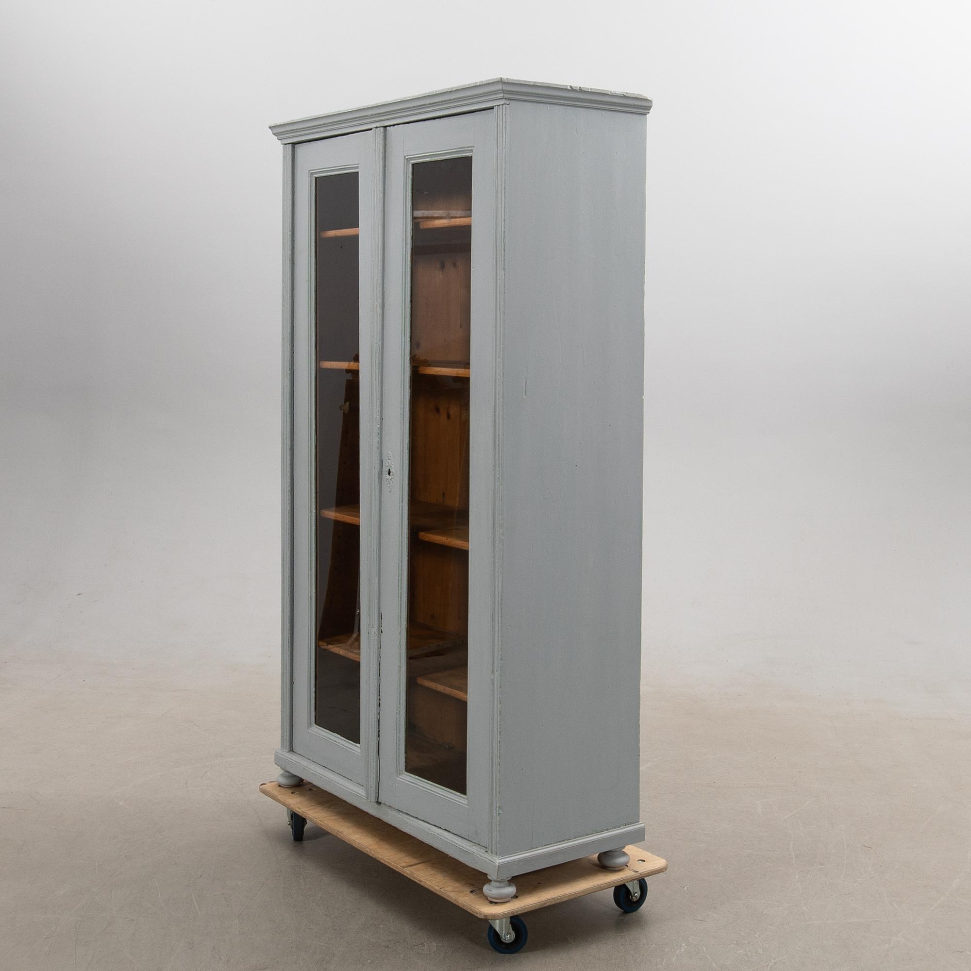 Skåp, omkring 1900.