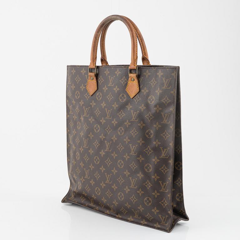 Louis Vuitton, a monogram canvas 'Sac Plât' bag.