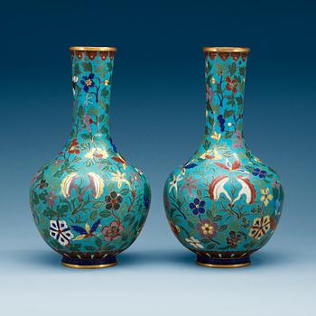 1367. A pair of cloisonné vases, Qing dynasty.