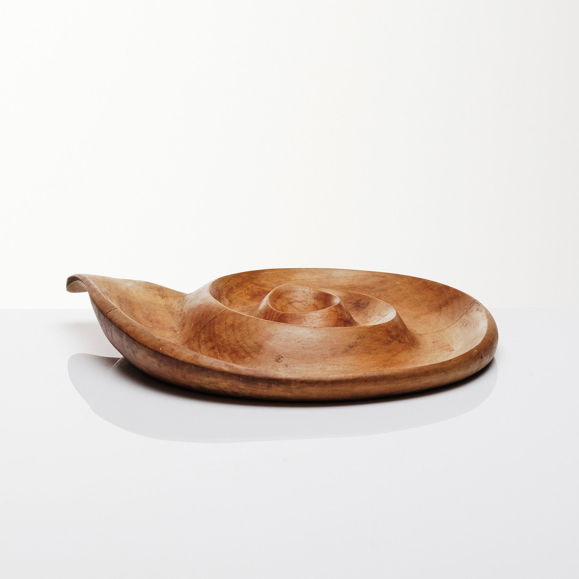 Russel Wright, an 'Oceana' sculpted wooden bowl, USA. Alva & Gunnar Myrdal Collection.