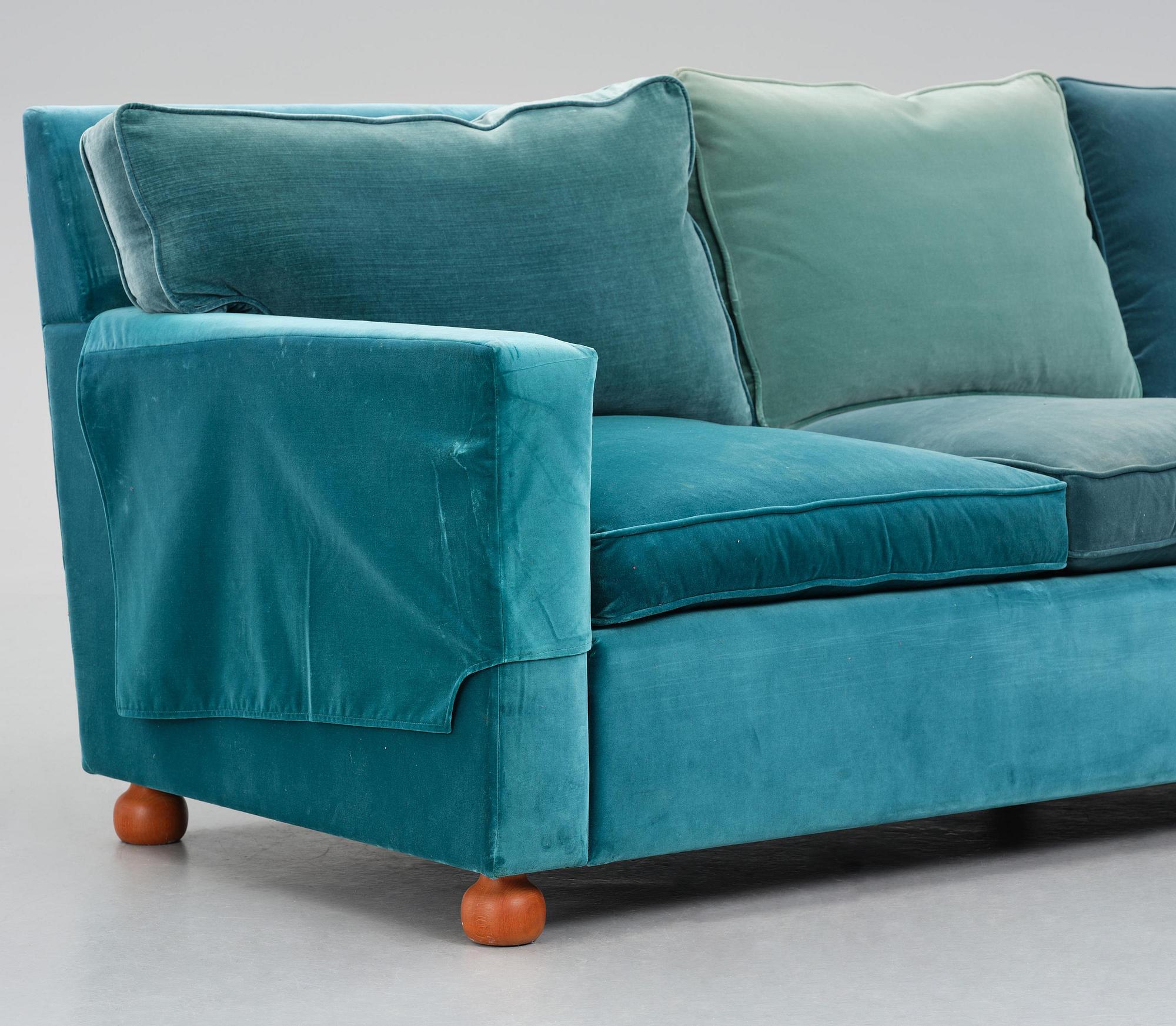 Josef Frank, a sofa model 3031, Firma Svenskt Tenn, 2018.
