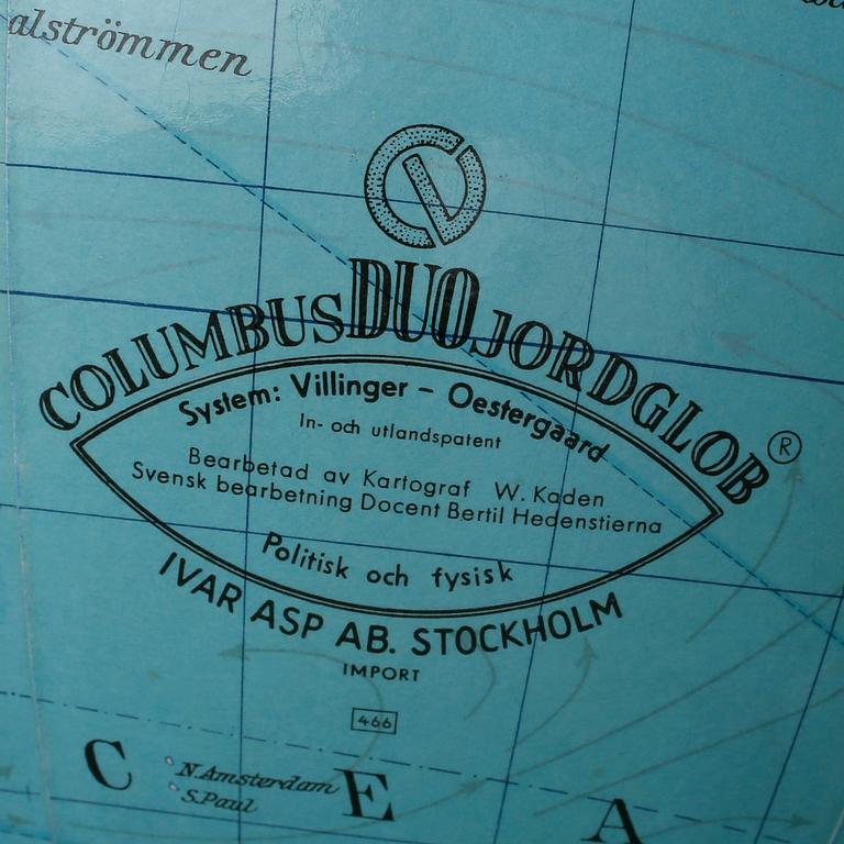 JORDGLOB, 1900-talets mitt. Columbus Duo Jordglob. Import av Ivar Asp AB, Stockholm.