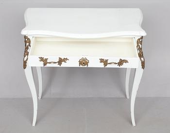 PÖYTÄ, rokokoo, 1700-luvun loppupuoli.