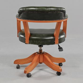 SKRIVBORDSSTOL, engelsk stil, 1900-talets andra hälft.