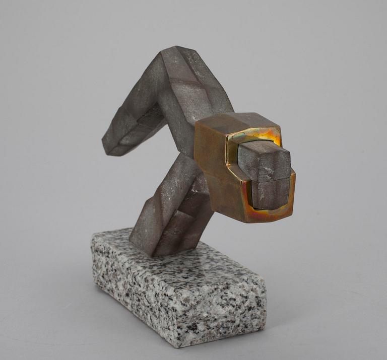 HEIKKI ASPINEN, skulptur, brons samt sten, numrerad 3/3, signerad och daterad -88.