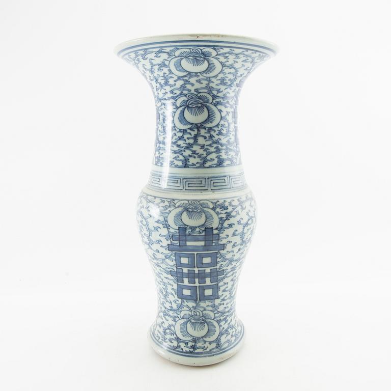 Vases 2 pcs China 20th century porcelain.