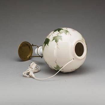 BORDSLAMPA, porslin, 1900-tal.