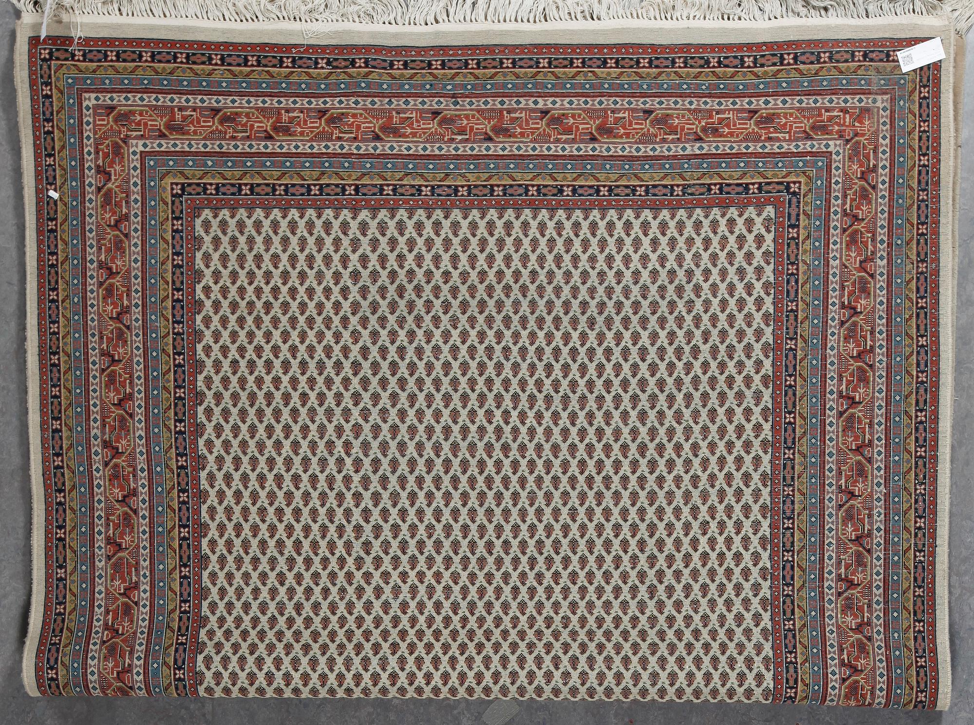 MATTA, Orientalisk, ca 293x198 cm.
