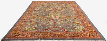 A Ziegler Mahal carpet, West Persia, 523 x 363 cm.