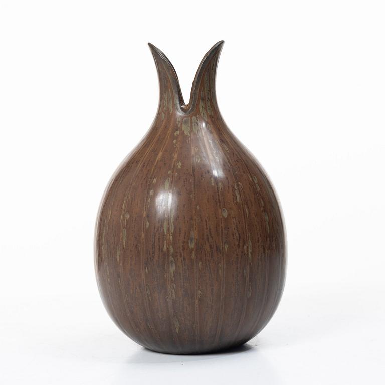 Gunnar Nylund, A stoneware vase, Rörstrand.
