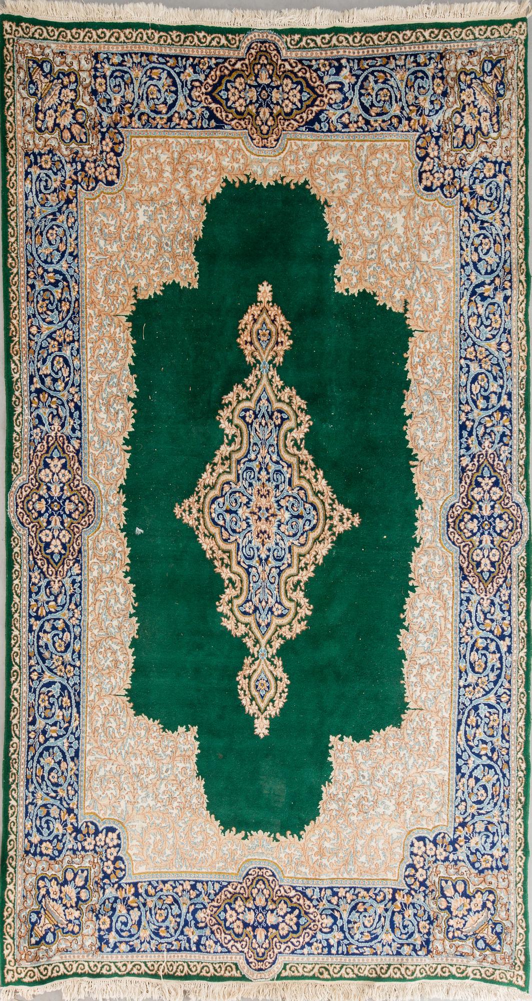 MATTA, old, Kirman. Ca 317 x 196 cm.