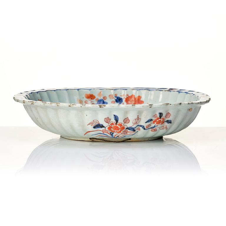 An imari basin, Qing dynasty, Kangxi (1662-1722).