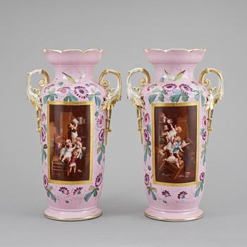 PARVASER, porslin, troligen England, 1800 andra hälft.