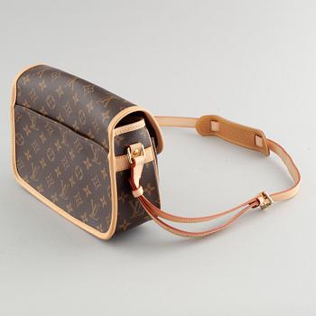 LOUIS VUITTON, "Sologne" crossbody bag.