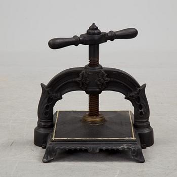 A cast iron bookbinders press from around year 1900.