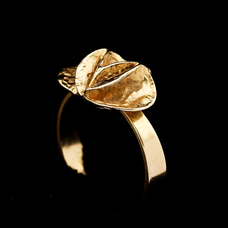 RING, 18k guld, Theresia Hvorslev, Lidköping, 1900-tal. Vikt 5 g.