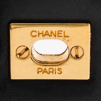 CHANEL, "Double Flap Bag", LAUKKU.