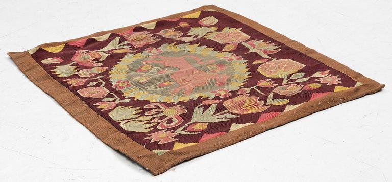 Jynne, "Rött Lejon", flamskväv, 54 x50 cm, sydvästra Skåne, tidigt 1900-tal.