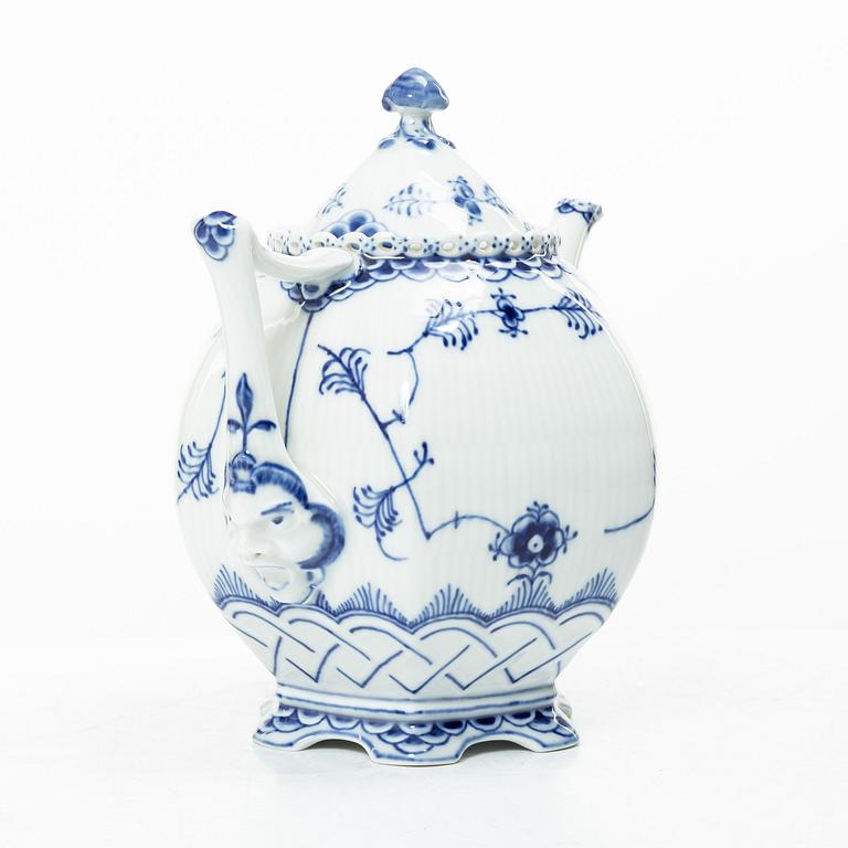 Royal Copenhagen, A 'Blue Fluted Full Lace' / 'Musselmalet' porcelain teapot, model 1119, 1969-73.