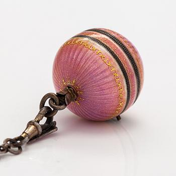 Halsband med klocka, silver och emalj. Tidigt 1900-tal.