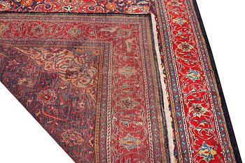A Bakhtiari carpet, c. 321 x 210 cm.