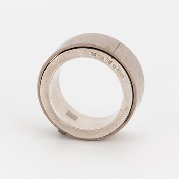 RING, Helena Edman, silver med oslipad diamant.