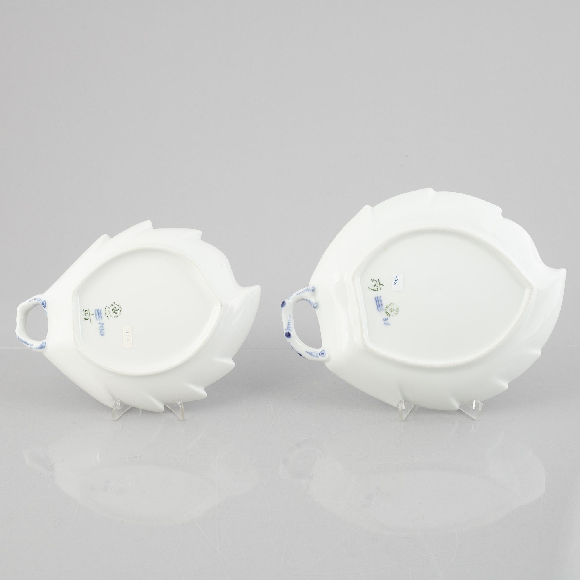 Two 'Blue Fluted Half Lace' porcelain 'leaf' dishes, Royal Copenhagen, model 548 and 549, post 1923.