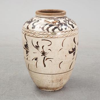 A large jar, Ming dynasty (1368-1644).