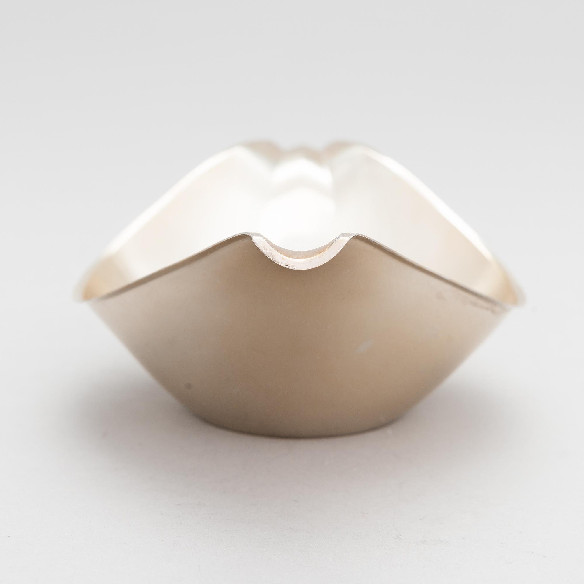 Anna-Greta Eker, A mahogany and silver sugar bowl and cream jug and a silver bowl, Auran Kultaseppä, Turku 1963-67.