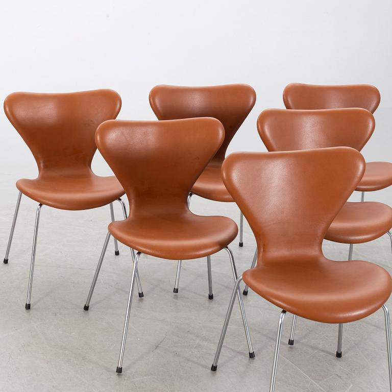 ARNE JACOBSEN, 6 kpl "Sjuan"-TUOLEJA, Fritz Hansen, Tanska.