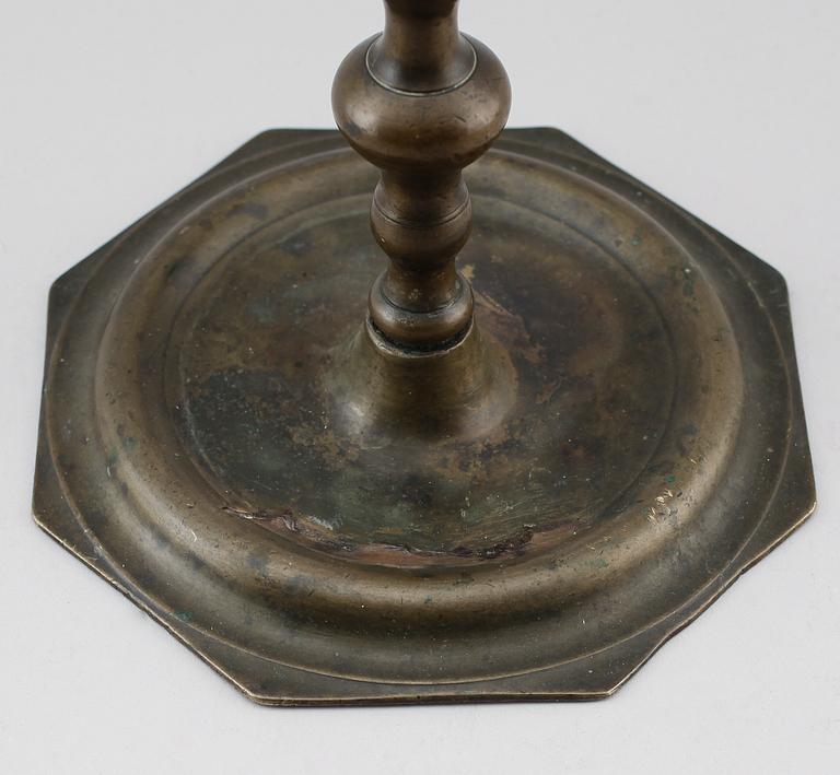 LJUSSTAKE, mässing, 1600-tal.