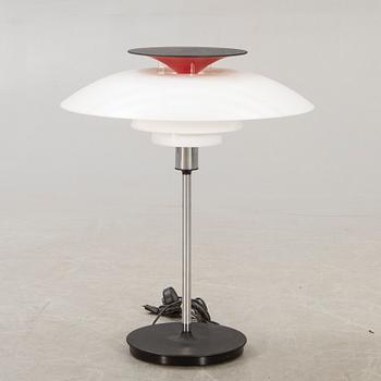 Poul Henningsen, bordslampa, "PH 80", Louis Poulsen, Danmark.