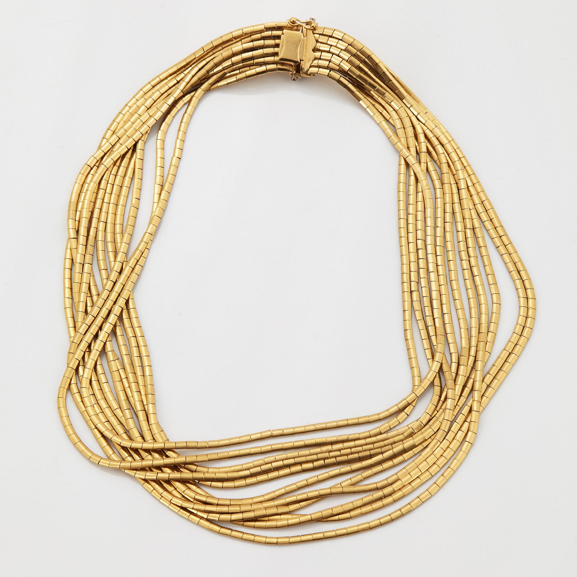 Collier 18K guld med runda briljantslipade diamanter.