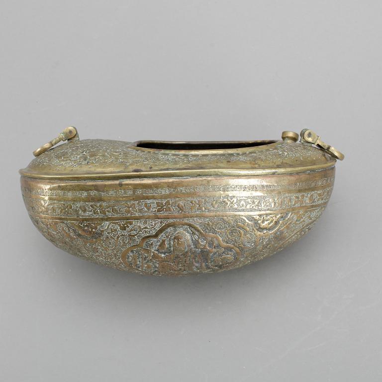 TIGGARSKÅL, mässing, Persien, 1800-tal.