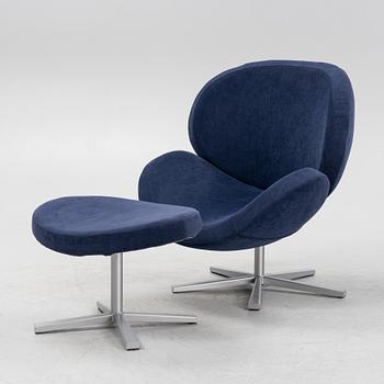 A lounge chair with ottoman, 'Schelly', BoConcept, 21st century.