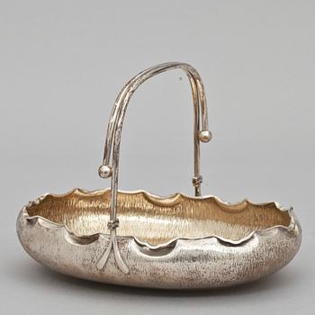 SKÅL MED HANDTAG, silver, P Hertz, Köpenhamn 1892, Danmark. 330 g.