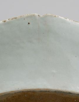 STEKFAT, porslin, Kina, Qianlong 1736-1795.