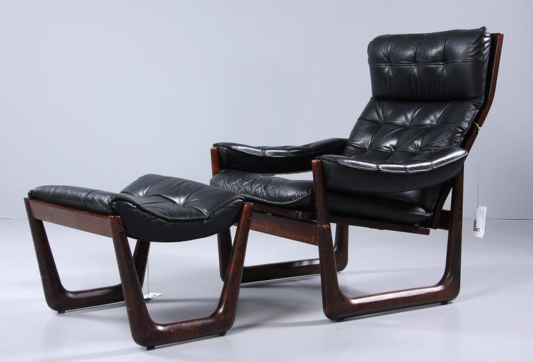 FÅTÖLJ samt PALL, Vad trevare fabrikk, Stordal, Norge, 1900-talets andra hälft.