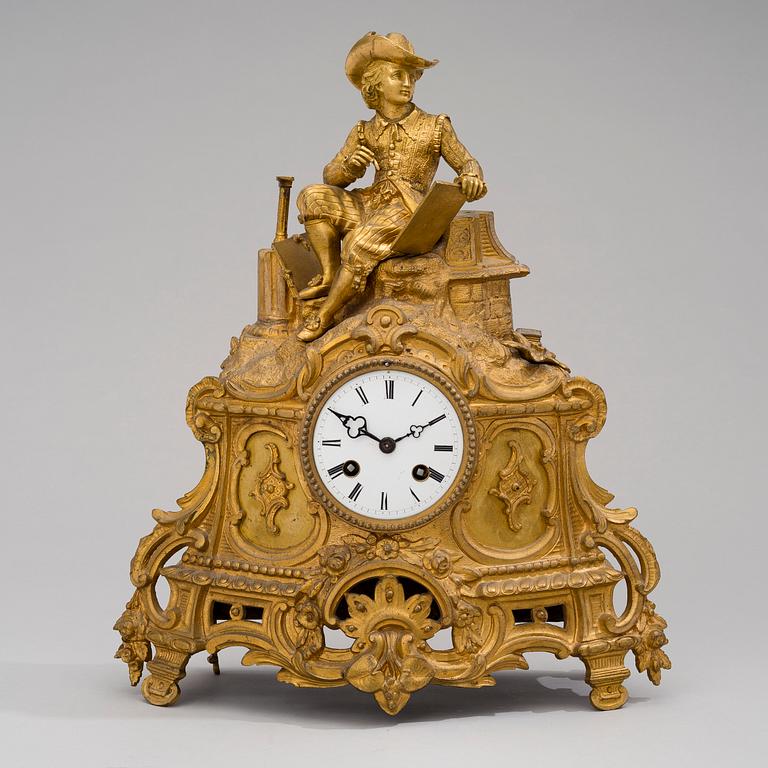 A MANTLE CLOCK, gilt bronze ca 1850.