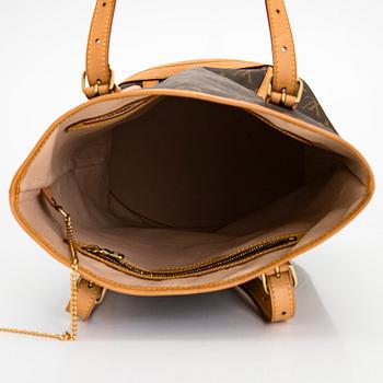 Louis Vuitton, a Monogram Canvas 'Bucket' bag with pochette.