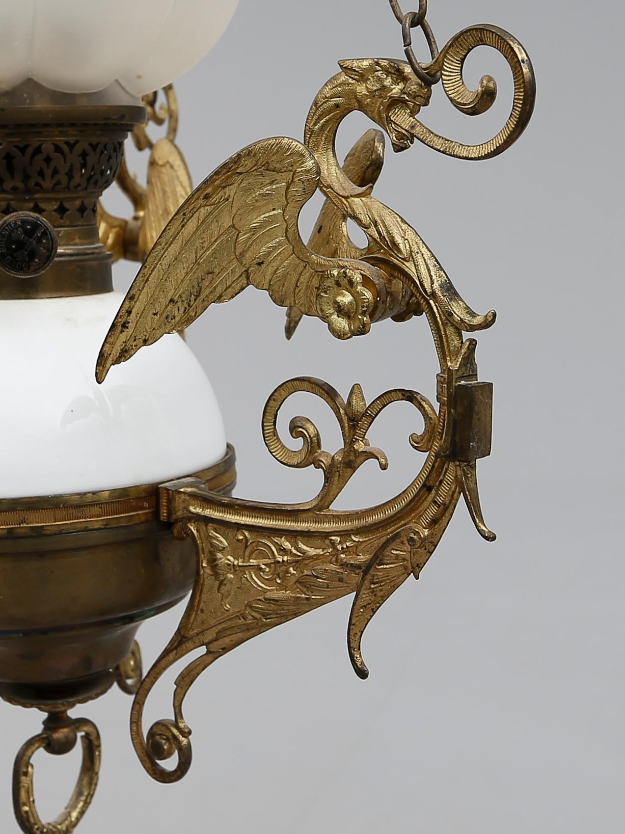 TAKFOTOGENLAMPA, renässansstil, omkring år 1900. Höjd ca 68 cm.