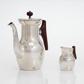 Tapio Wirkkala, a three-piece sterling silver and rosewood coffee set with tray, Kultakeskus, Hämeenlinna  1959-1971.