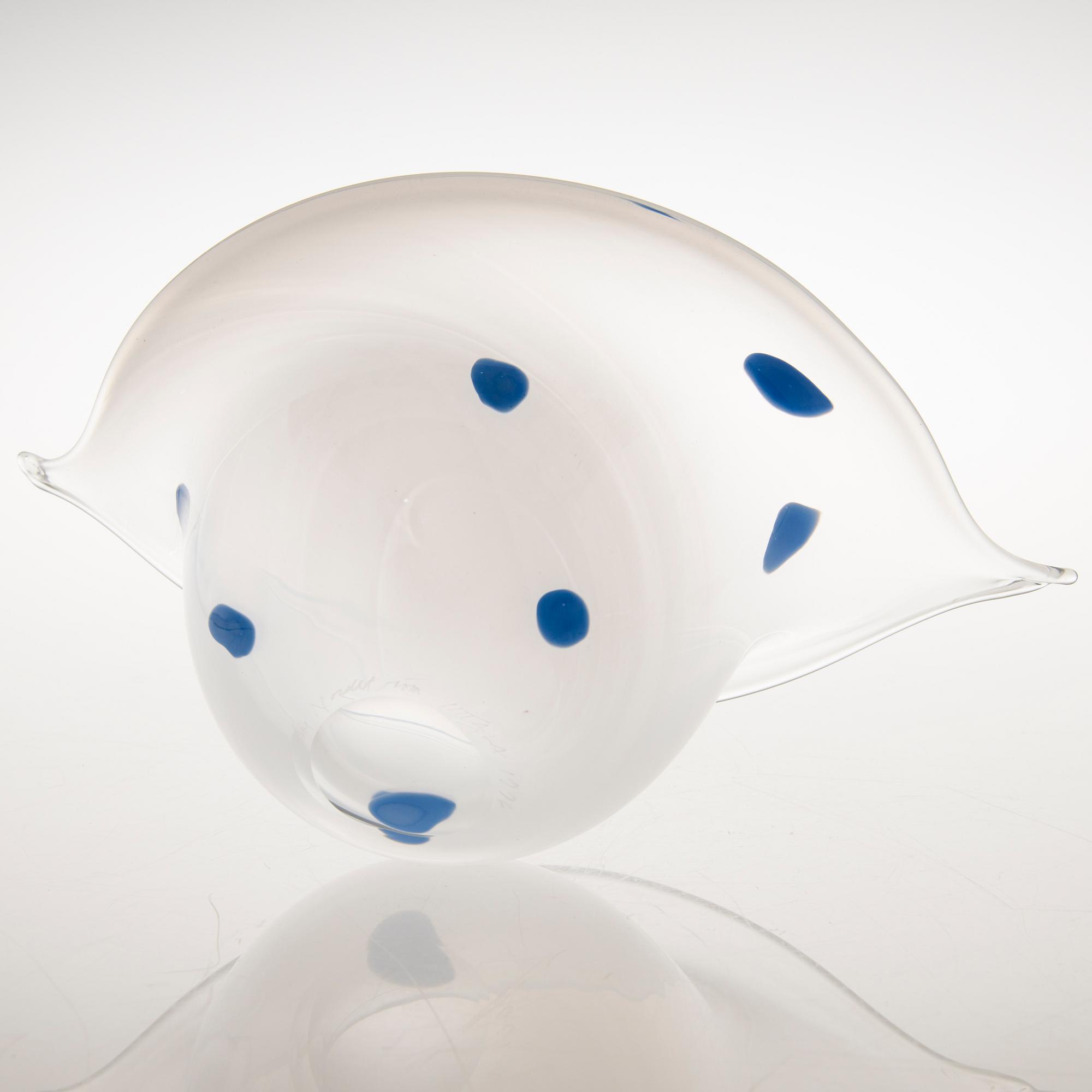 TIINA NORDSTRÖM, a 'Wind hat' art glass signed Tiina Nordström Iittala 1996.