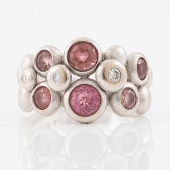 Ole Lynggaard ring "Bubbles" 18K white gold with faceted tourmalines and round brilliant-cut diamonds.
