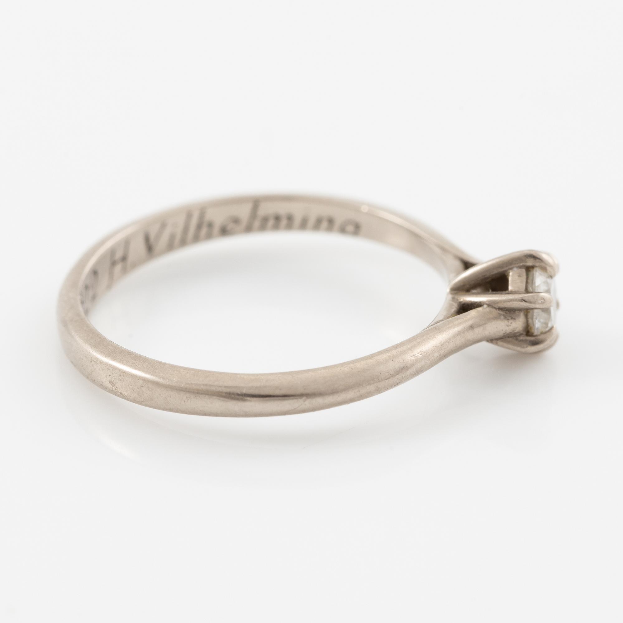 Ring, 14K vitguld med briljantslipad diamant.