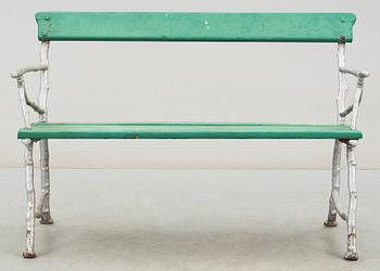 TRÄDGÅRDSBÄNK, gjutjärn och trä, 1900-tal.