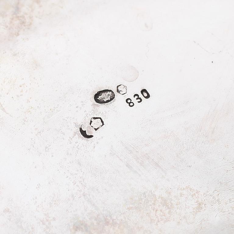 KAFFESERVIS, 3 delar, silver, sannolikt Tyskland, 1900-talets första hälft. Vikt ca 1329 gram.