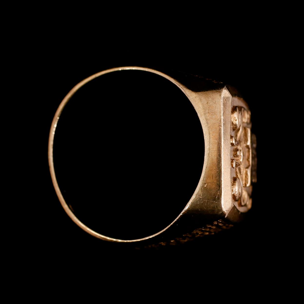 RING, 14 k guld. Vikt 8 g.